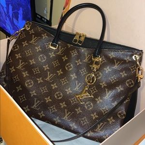 Louis Vuitton Pallas MM FULL BLACK